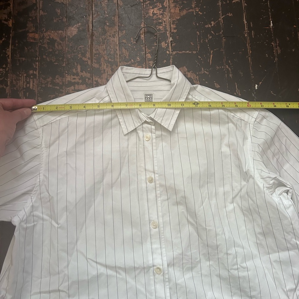 TOTEME Signature Cotton Pinstripe Button-Down Shirt - Picture 13 of 13